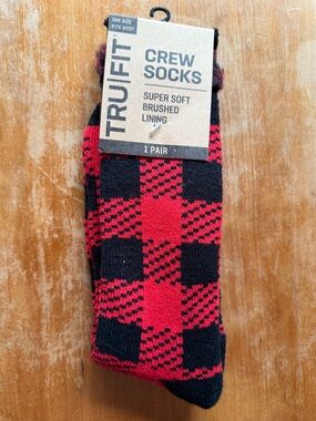 NWT Tru Fit Red & Black Crew Socks